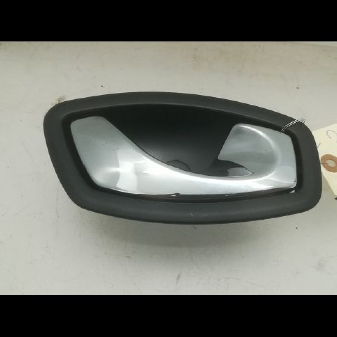 Poignee int porte avd occasion RENAULT CAPTUR Phase 1 02-2013->... 0.9 90 ch 806701025R 1