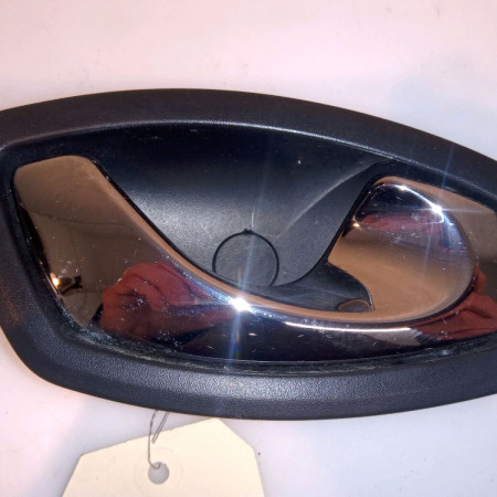 Poignee int porte avd occasion RENAULT CAPTUR Phase 1 02-2013->... 1.5 DCI 90ch 806701025R
