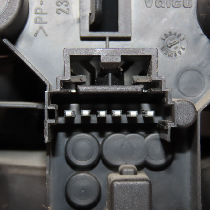 Feu arrière gauche occasion RENAULT SCENIC I Phase 2 08-1999->06-2003 1.6i 107ch 7700428054 3