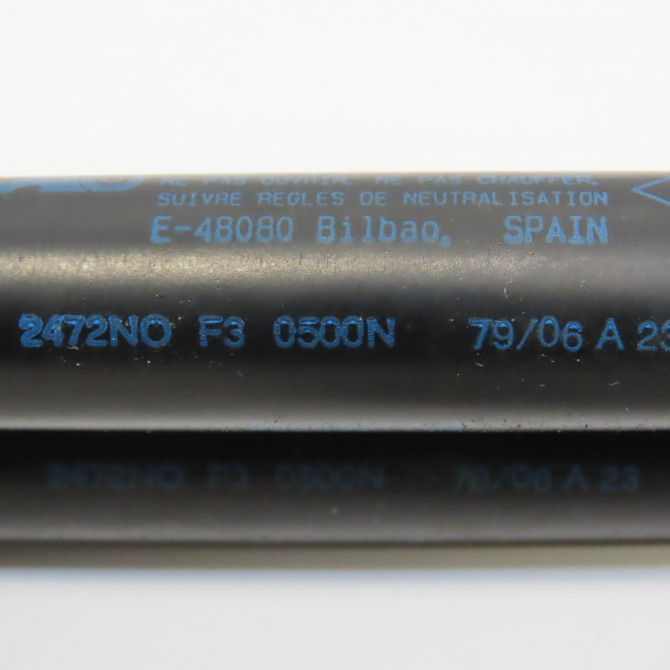 Verin droit hayon occasion RENAULT MEGANE II Phase 2 01-2006->06-2009 1.9 DCI 130ch 8200051750 2