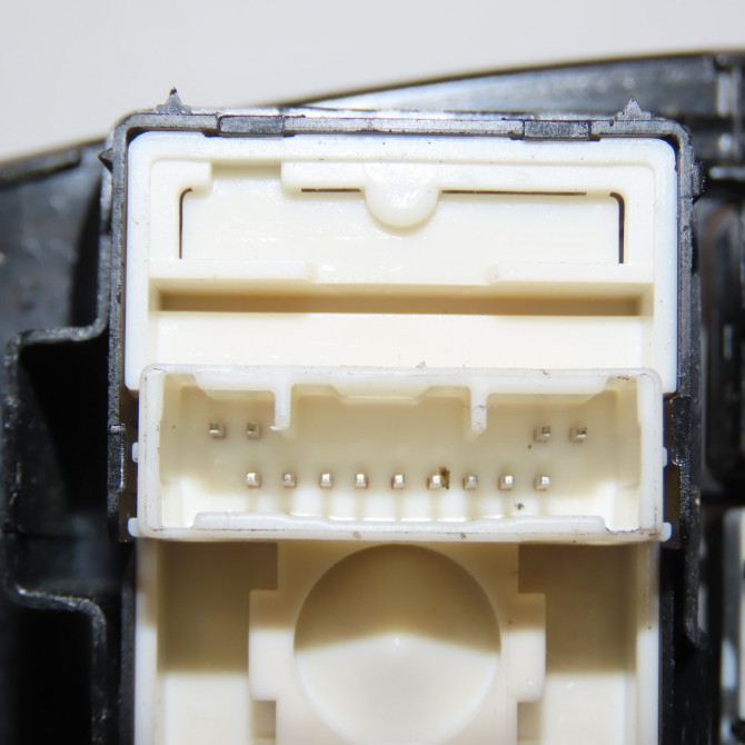 Commande lève-glace porte avant gauche occasion  84040F4090 4