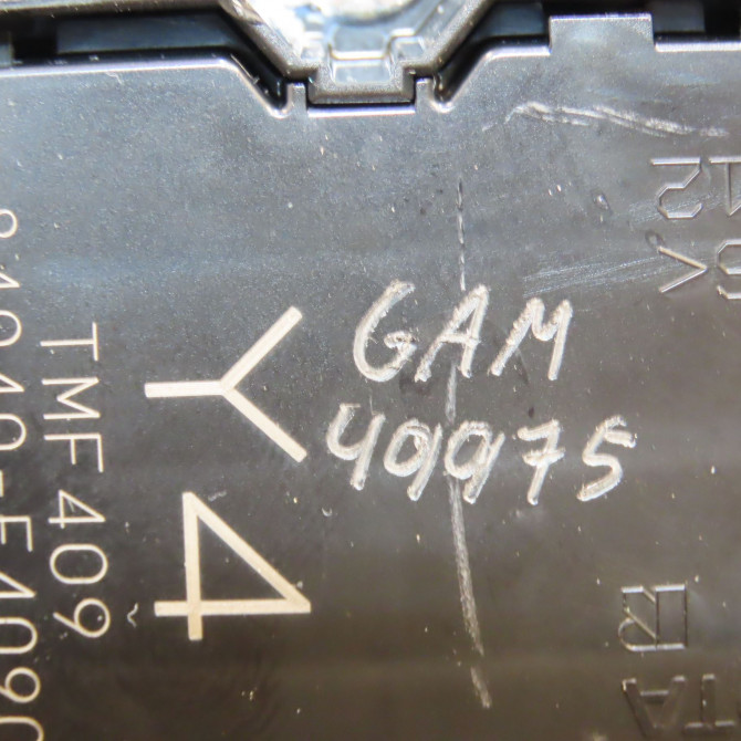 Commande lève-glace porte avant gauche occasion  84040F4090 6