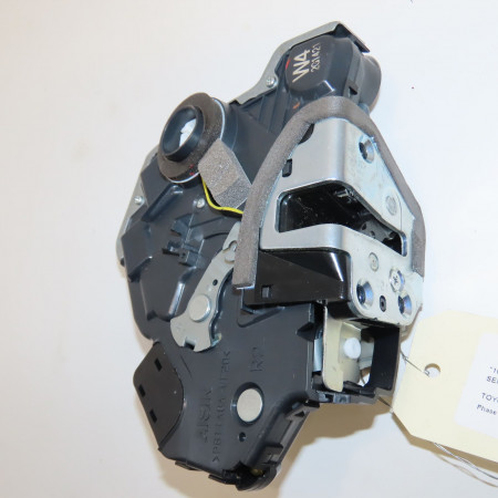 <span class="tt">Serrure porte avd occasion  </span><span class="designation"> </span>