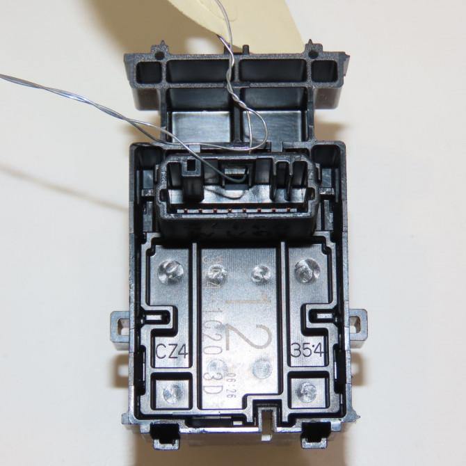 Commande lève-glace porte avant droite occasion  8481002240 2