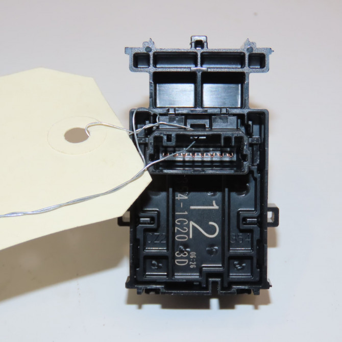 Commande leve-glace porte arrière droite occasion  8481002240 2