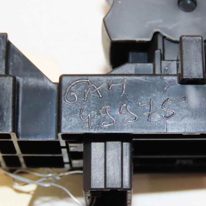 Commande leve-glace porte arrière droite occasion  8481002240 5