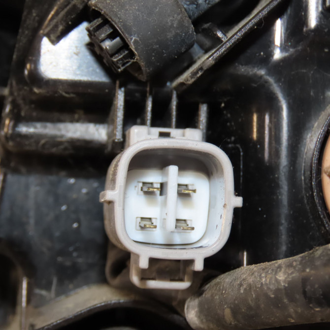 Feu arrière gauche occasion  81560F4130 3