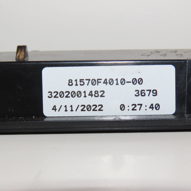 Feux stop supplementaire occasion  81570F4010 4