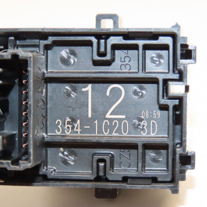 Commande leve-glace porte arrière gauche occasion  8481002240 4