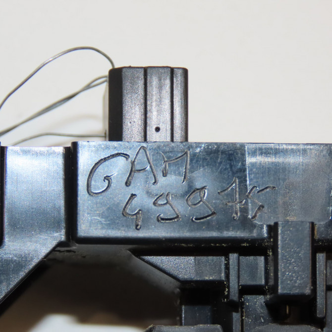 Commande leve-glace porte arrière gauche occasion  8481002240 5