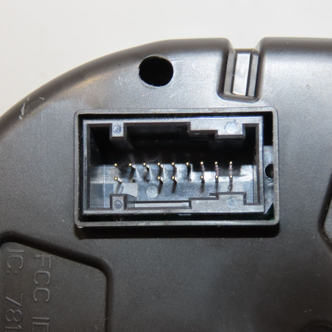 Compteur occasion VOLKSWAGEN POLO V Phase 2 02-2014->... 1.4 TDI 90ch 6C0920741A 3