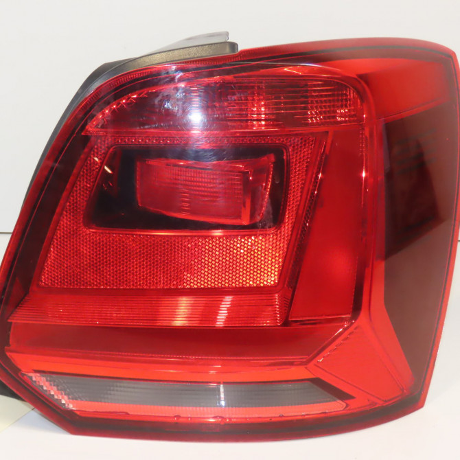 Feu arrière droit occasion VOLKSWAGEN POLO V Phase 2 02-2014->... 1.4 TDI 90ch 6C0945096M 1