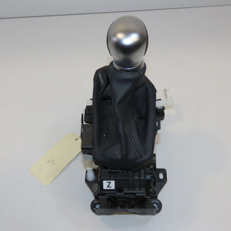 <span class="tt">Levier de vitesses occasion  </span><span class="designation"> </span>