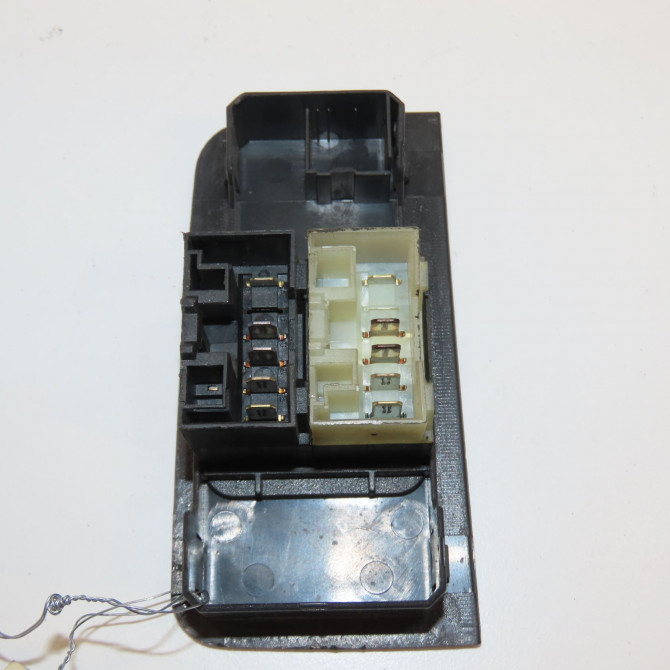 Commande lève-glace porte avant gauche occasion FIAT PUNTO I Phase 1 04-1995->04-1999 1.6i 88ch 720653060 2