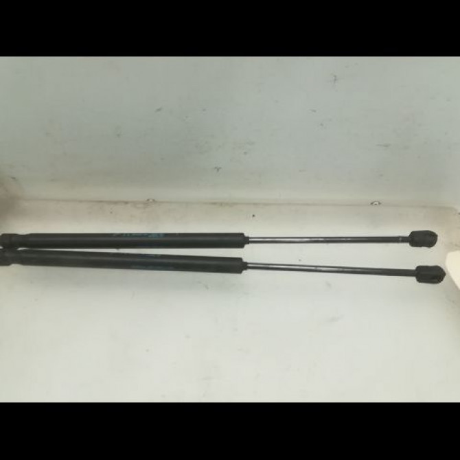 Verin droit hayon occasion LANCIA YPSILON IV Phase 1 10-2003->10-2006 1.2i 60ch 46817935 1