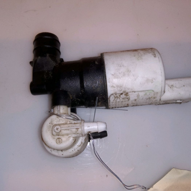 Pompe lave-glace avant occasion PEUGEOT 308 I Phase 1 09-2007->03-2011 1.6 HDI 16v 110ch 643475 1