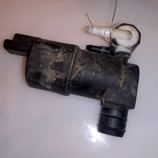 Pompe lave-glace avant occasion CITROEN C3 II Phase 1 11-2009->02-2013 1.4i 75ch 643475 1