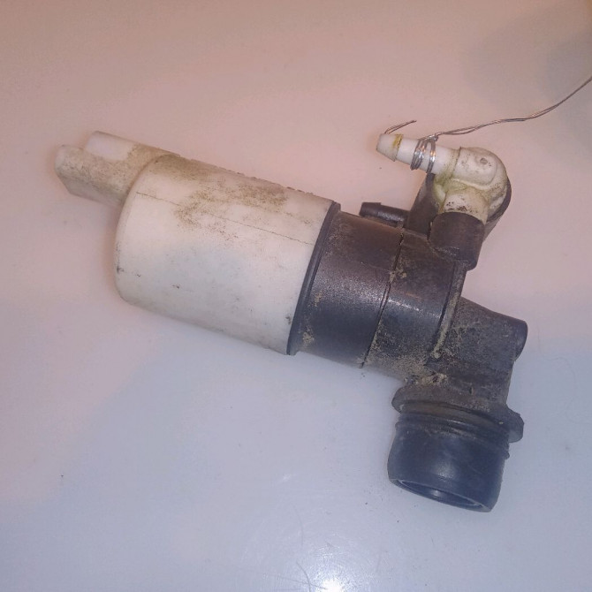 Pompe lave-glace avant occasion PEUGEOT 307 Phase 1 04-2001->06-2005 2.0 HDI 16v 110ch 643475 1