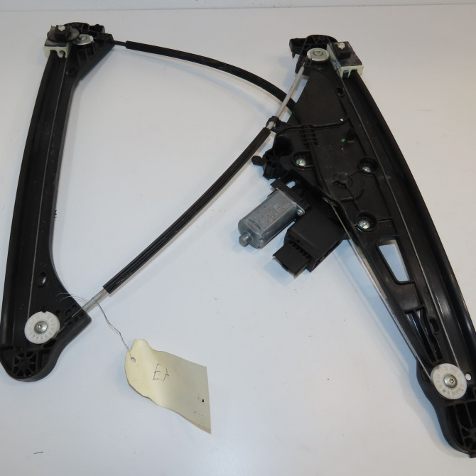 Mecanisme + moteur lève-glace avant droit occasion PEUGEOT 3008 II Phase 1 04-1995->04-1999 1.2i 130ch 9840196880 1