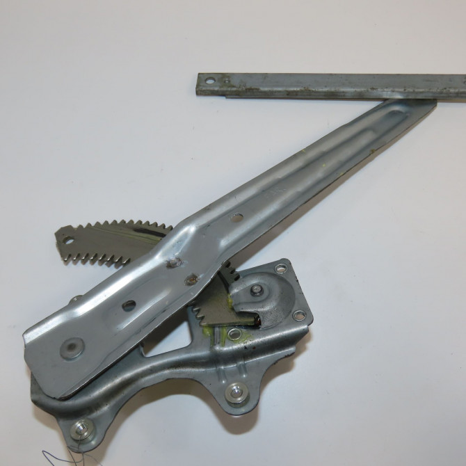 Mecanisme leve-glace arrière droit occasion NISSAN MICRA V Phase 1 02-2017->... 827205FA0A 2