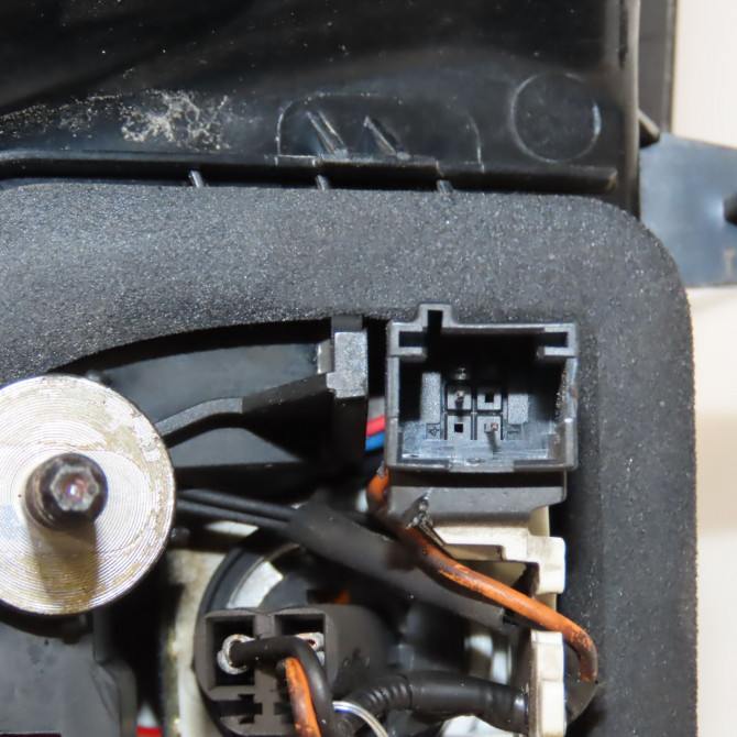 Feu arrière gauche occasion PEUGEOT 5008 II Phase 1 10-2016->... 9811028080 4