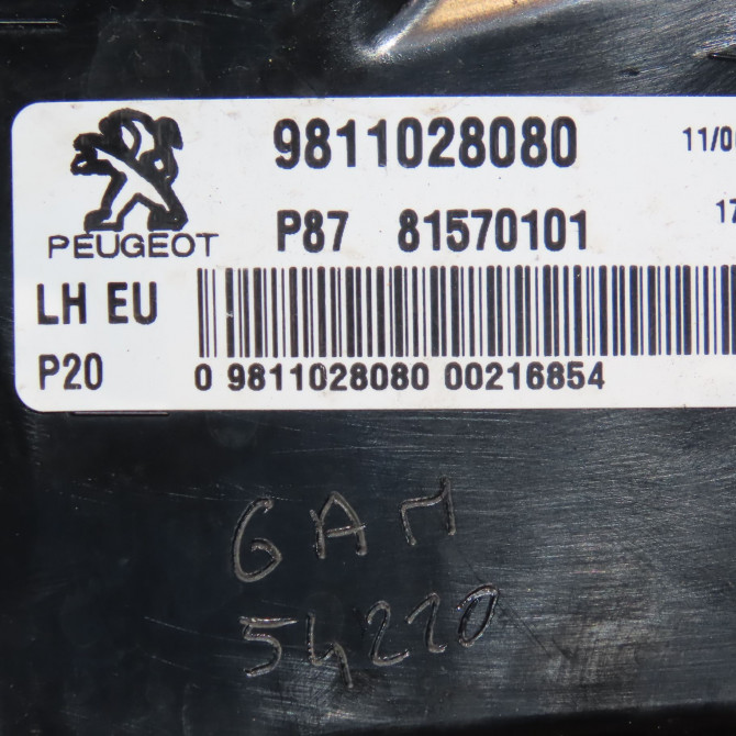 Feu arrière gauche occasion PEUGEOT 5008 II Phase 1 10-2016->... 9811028080 5