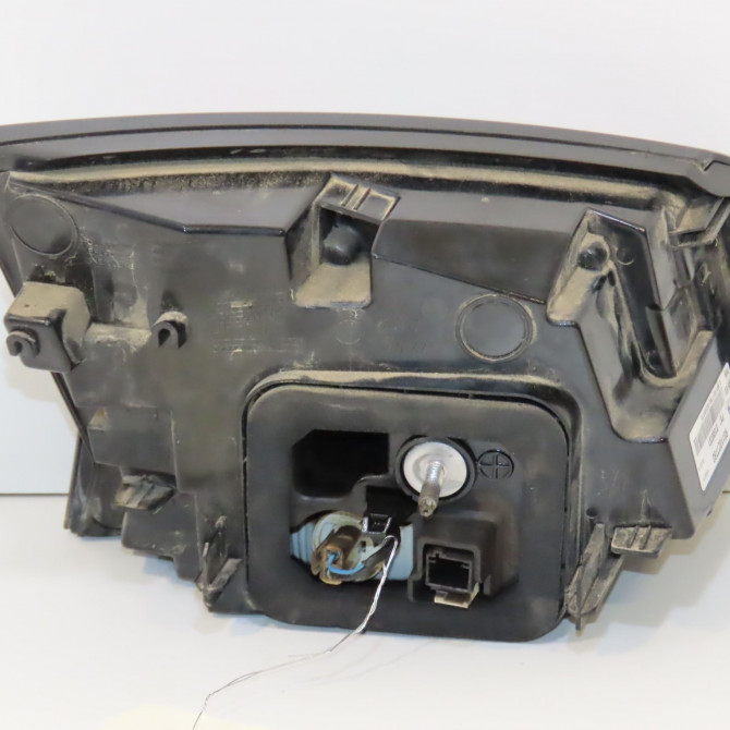 Feu arrière intérieur droit occasion PEUGEOT 5008 II Phase 1 10-2016->... 9811027780 2