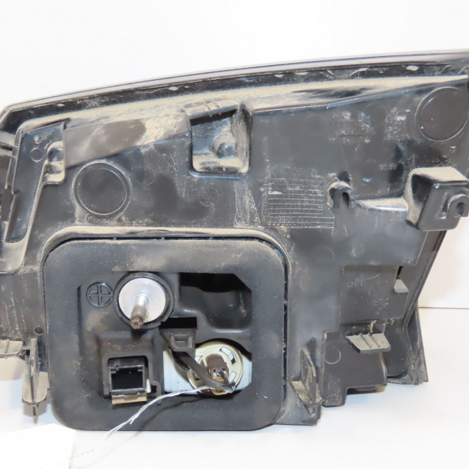 Feu arrière interieur gauche occasion PEUGEOT 5008 II Phase 1 10-2016->... 9811027880 2