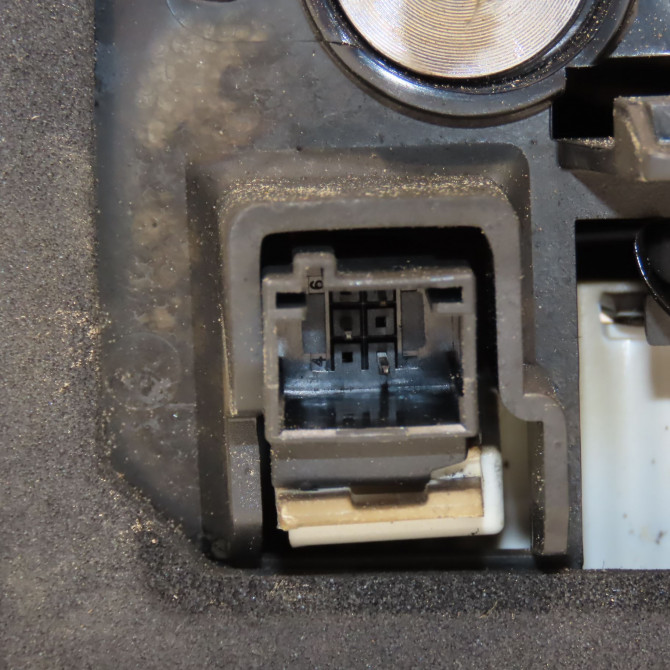 Feu arrière interieur gauche occasion PEUGEOT 5008 II Phase 1 10-2016->... 9811027880 3