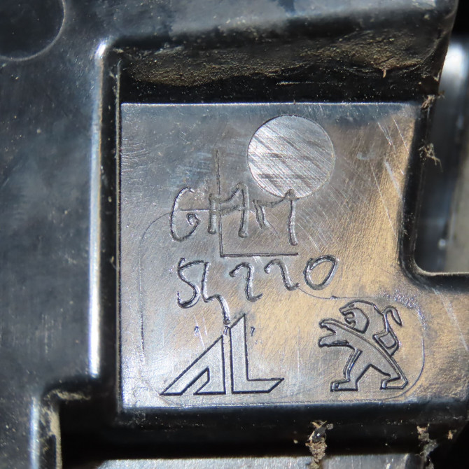 Feu arrière interieur gauche occasion PEUGEOT 5008 II Phase 1 10-2016->... 9811027880 5