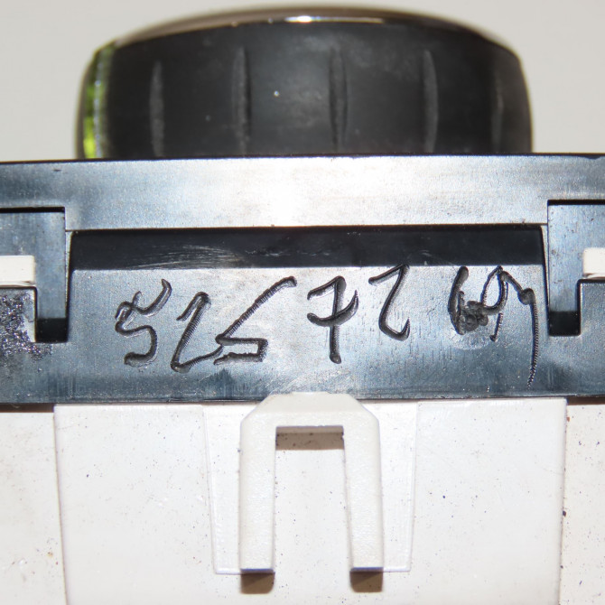 Commande de chauffage occasion RENAULT CAPTUR Phase 1 04-1995->04-1999 0.9i TCE 90ch 275700653R 4