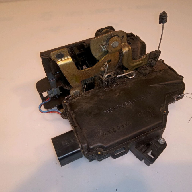 Serrure porte avd occasion VOLKSWAGEN GOLF IV GOLF IV Phase 1 1998-01-01->2005-06-30 1.6i 8v 100ch 6X1837014H 2