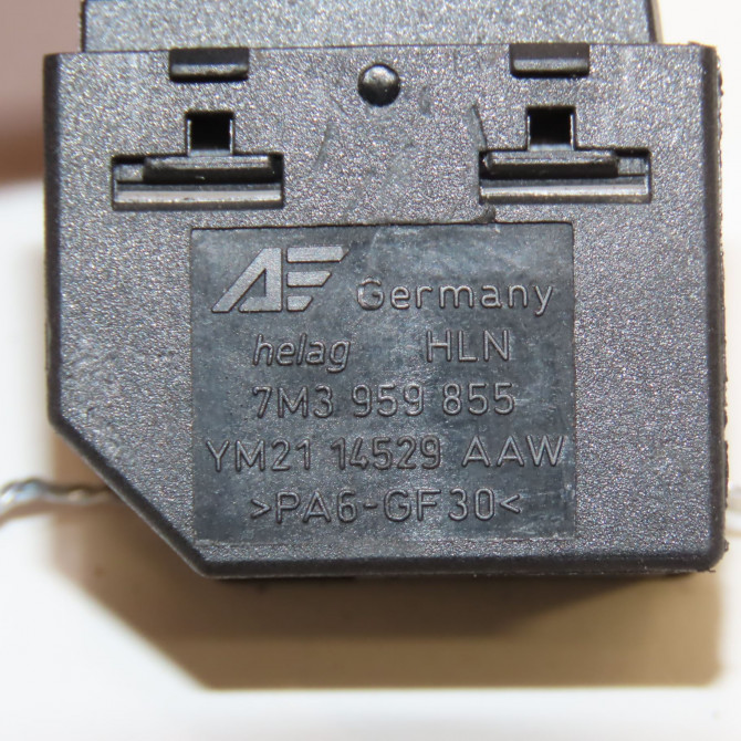 Commande lève-glace porte avant droite occasion VOLKSWAGEN SHARAN I Phase 3 01-2004->09-2010 3