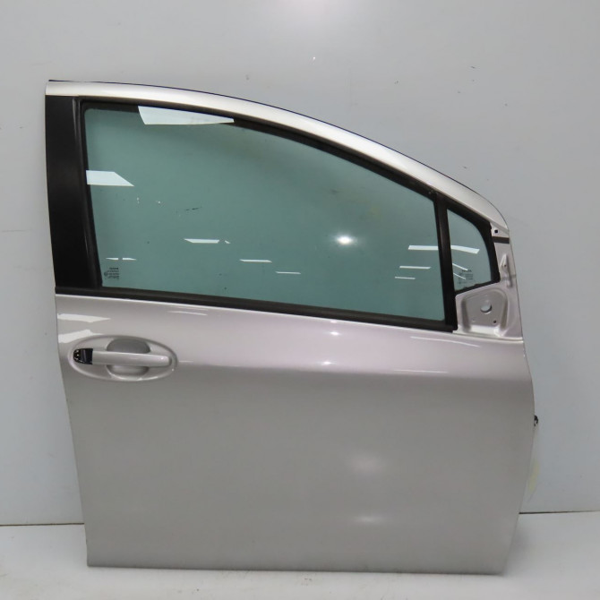 Porte avant droite occasion TOYOTA YARIS II Phase 1 12-2005->11-2009 670010D170 1