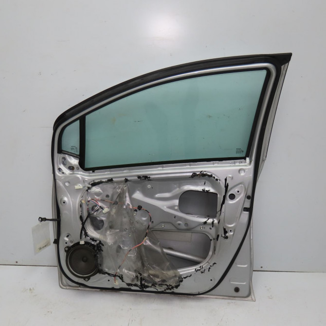 Porte avant droite occasion TOYOTA YARIS II Phase 1 12-2005->11-2009 670010D170 2