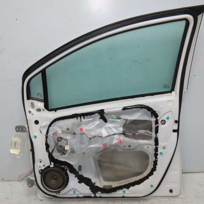 Porte avant droite occasion TOYOTA YARIS II Phase 1 12-2005->11-2009 1.4 D-4D 670010D170 2