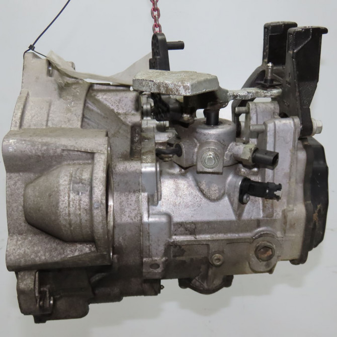 Boîte à vitesse mecanique occasion VOLKSWAGEN POLO VI A4300051P 2