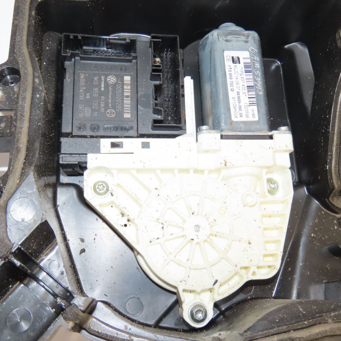 Mecanisme + moteur lève-glace avant droit occasion SEAT LEON II Phase 1 09-2005->05-2009 2.0 TDI 140ch 1P0837462A 3