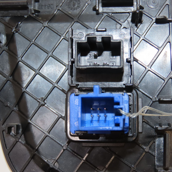 Bouton de warning occasion VOLKSWAGEN POLO VI 2G0953509KQU 2