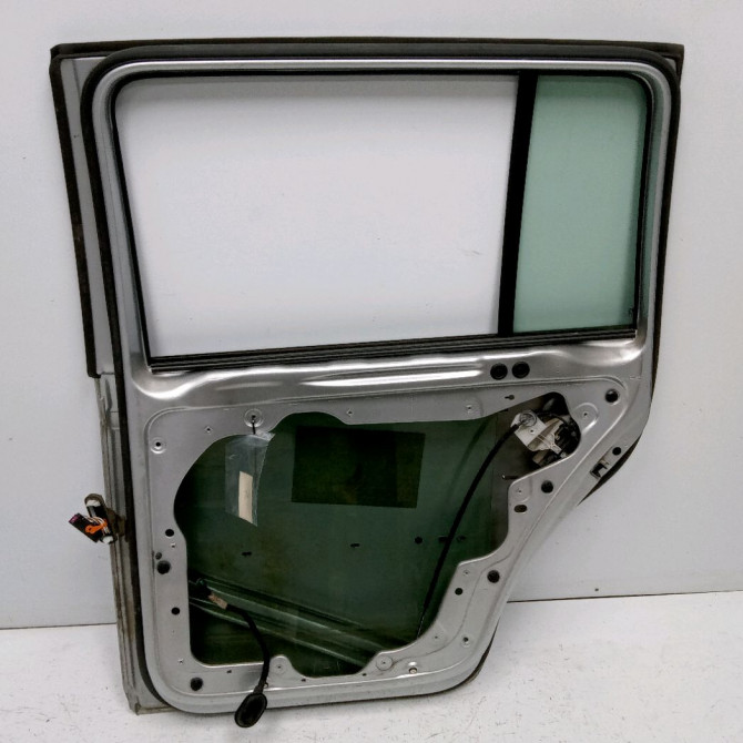 Porte arrière droite occasion VOLKSWAGEN TOURAN I Phase 1 03-2003->12-2006 1T0833056S 2