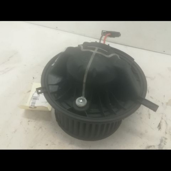 Ventilateur de chauffage occasion B.M.W. SERIE 1 I Phase 1 05-2004->12-2006 120d 64119227670 1