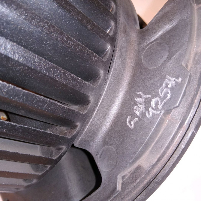 Ventilateur de chauffage occasion B.M.W. SERIE 1 I Phase 1 05-2004->12-2006 120d 64119227670 3