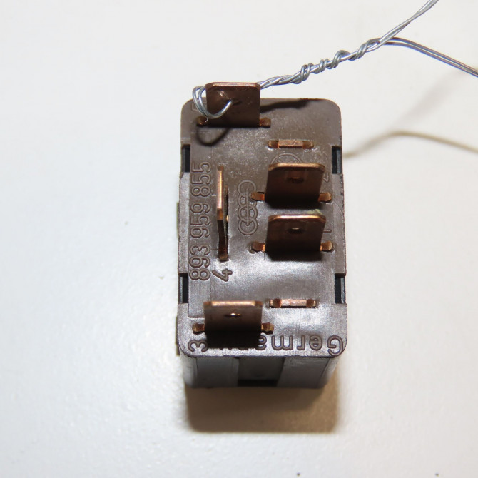 Commande lève-glace porte avant droite occasion AUDI 100 III Phase 1 01-1991->06-1994 2.5 TDI 115ch 2