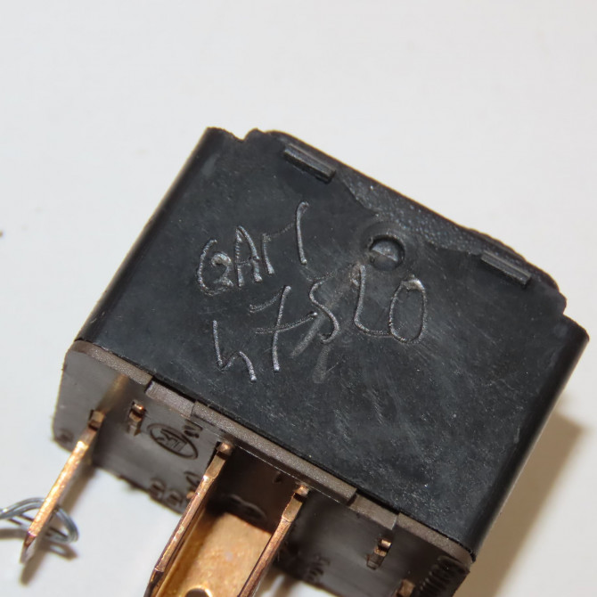 Commande lève-glace porte avant droite occasion AUDI 100 III Phase 1 01-1991->06-1994 2.5 TDI 115ch 3