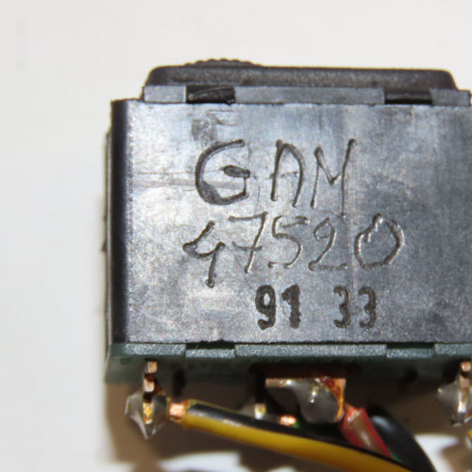 Commande leve-glace porte arrière droite occasion AUDI 100 III Phase 1 01-1991->06-1994 2.5 TDI 115ch 5