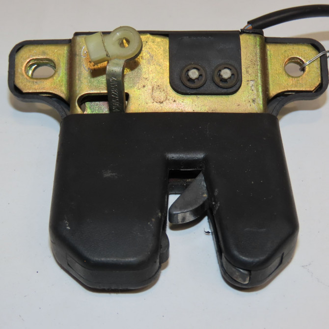 Serrure coffre arrière occasion AUDI 100 III Phase 1 01-1991->06-1994 2.5 TDI 115ch 1