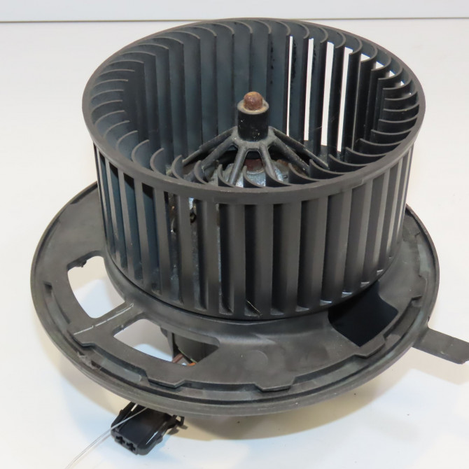 Ventilateur de chauffage occasion B.M.W. SERIE 3 V Phase 1 03-2005->09-2008 64119227670 1