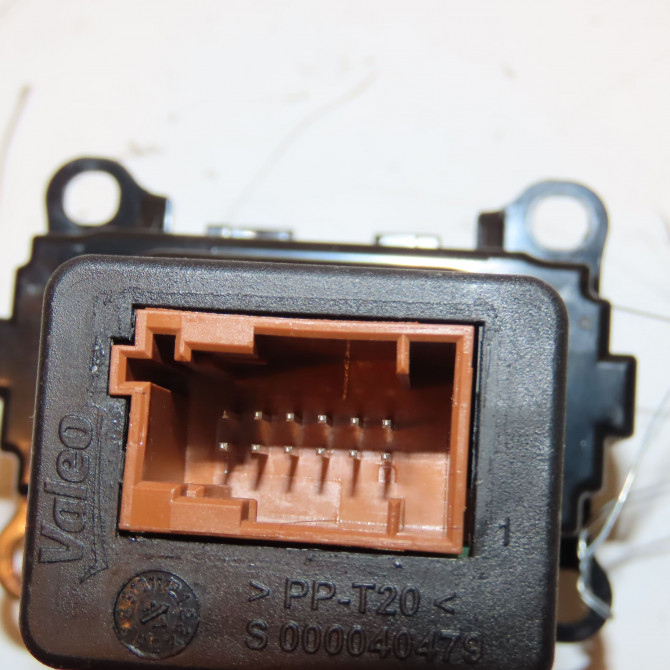 Lecteur de carte occasion CITROEN C4 GRAND PICASSO II Phase 1 04-2013->... 1.6 e-HDi 115ch 9814247280 3