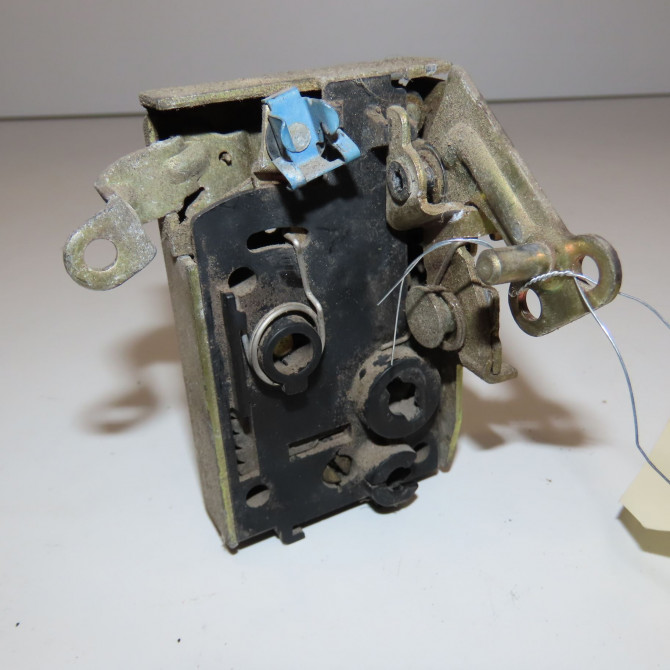 Serrure porte avd occasion PEUGEOT 106 Phase 2 04-1996->09-2003 1.1i 9136F6 2