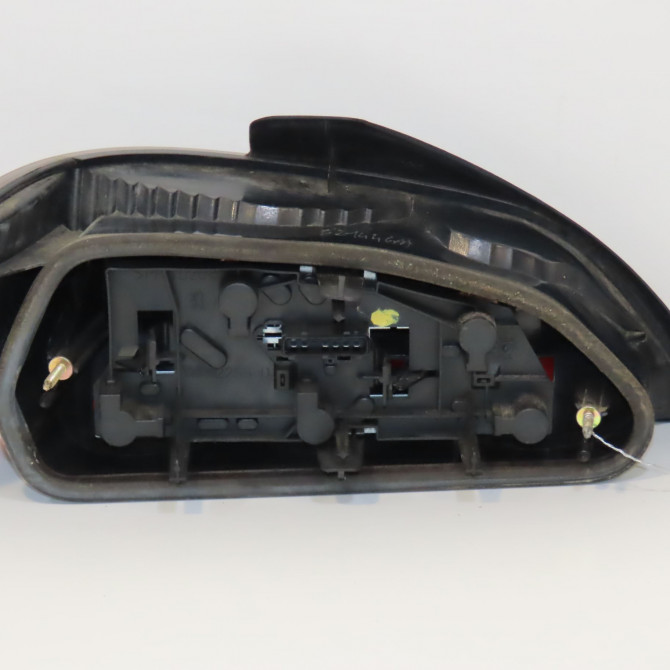 Feu arrière droit occasion PEUGEOT 406 Phase 1 10-1995->04-1999 1.8 6351E8 2